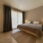 Golf Gardens Elegant 2 Bedroom With Tropical Garden Views Walk To *
