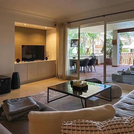 Golf Gardens Elegant 2 Bedroom With Tropical Garden Views Walk To * マルベーリャ