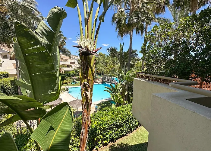 Golf Gardens Elegant 2 Bedroom With Tropical Garden Views Walk To Lejlighed Marbella