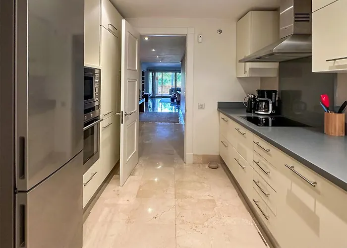 Lejlighed Golf Gardens Elegant 2 Bedroom With Tropical Garden Views Walk To