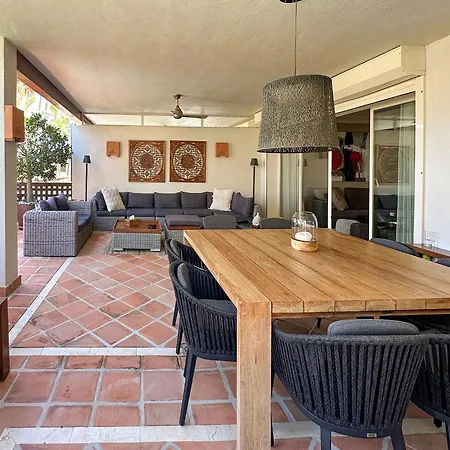 Golf Gardens Elegant 2 Bedroom With Tropical Garden Views Walk To Апартаменты Марбелья