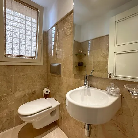 Golf Gardens Elegant 2 Bedroom With Tropical Garden Views Walk To Апартаменты *