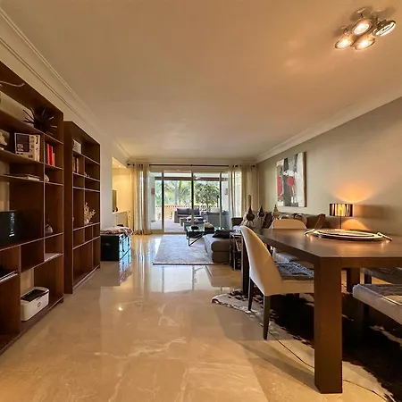 Golf Gardens Elegant 2 Bedroom With Tropical Garden Views Walk To *